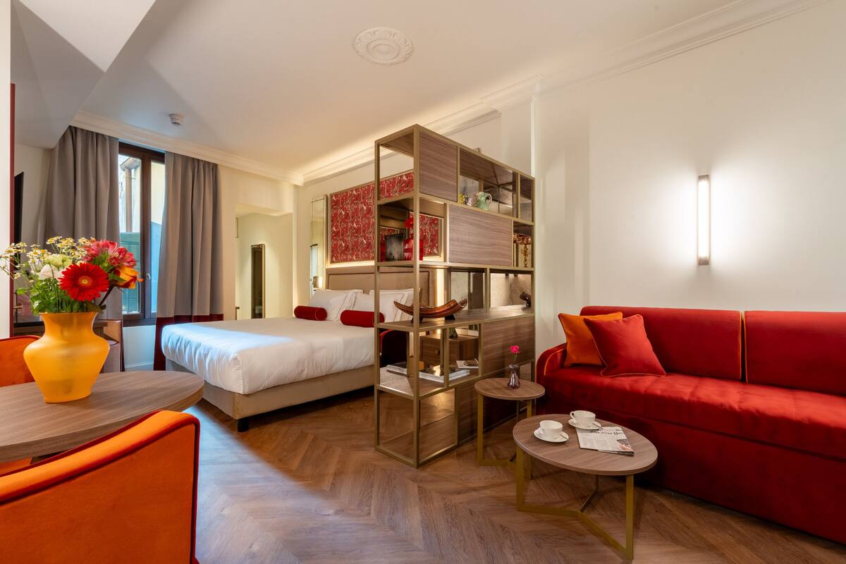 Junior Suite (Sauna) | Hypo-allergenic bedding available, minibar, WiFi (free)