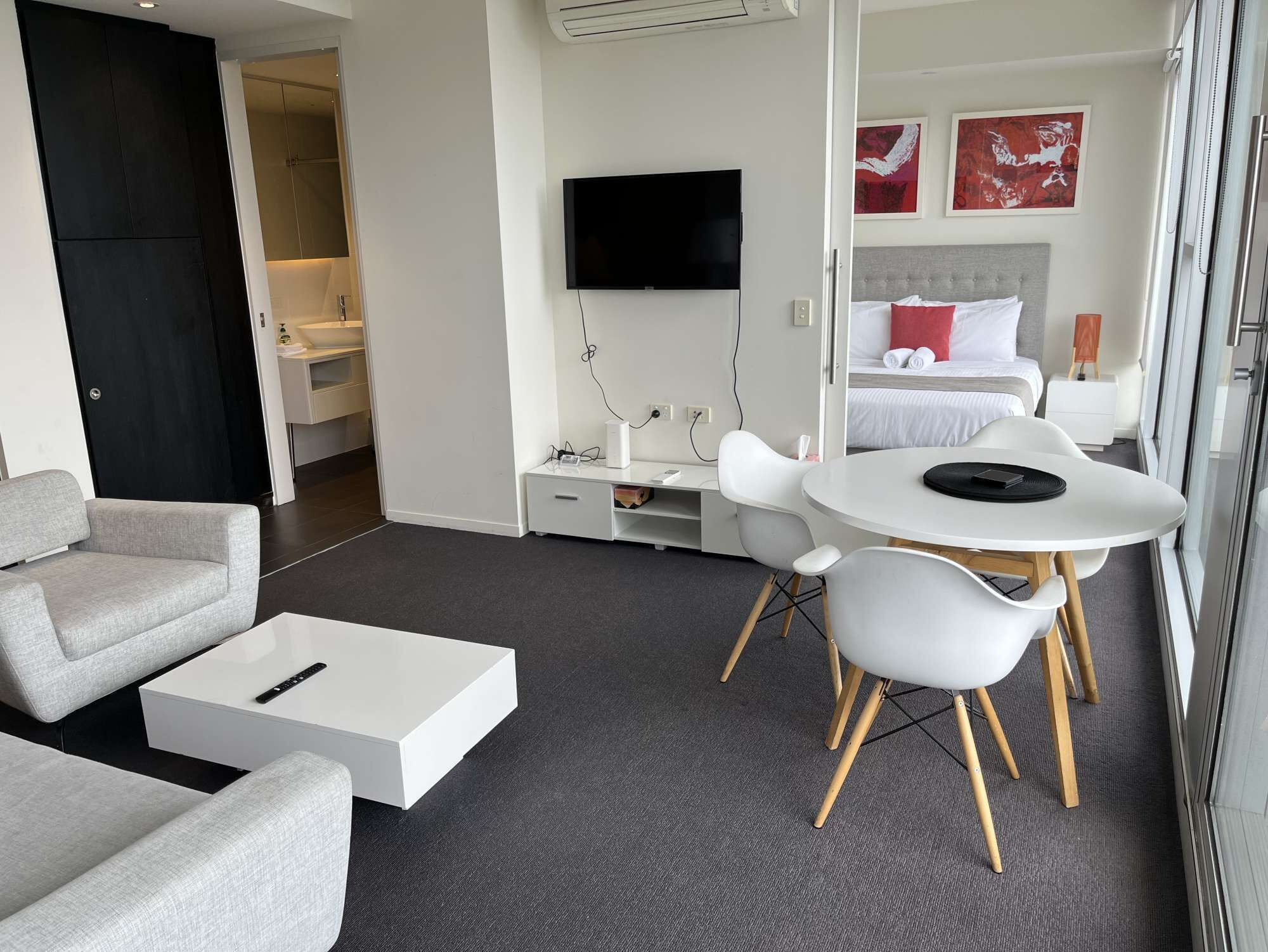 2 dormitorios, tabla de planchar con plancha, wifi y ropa de cama