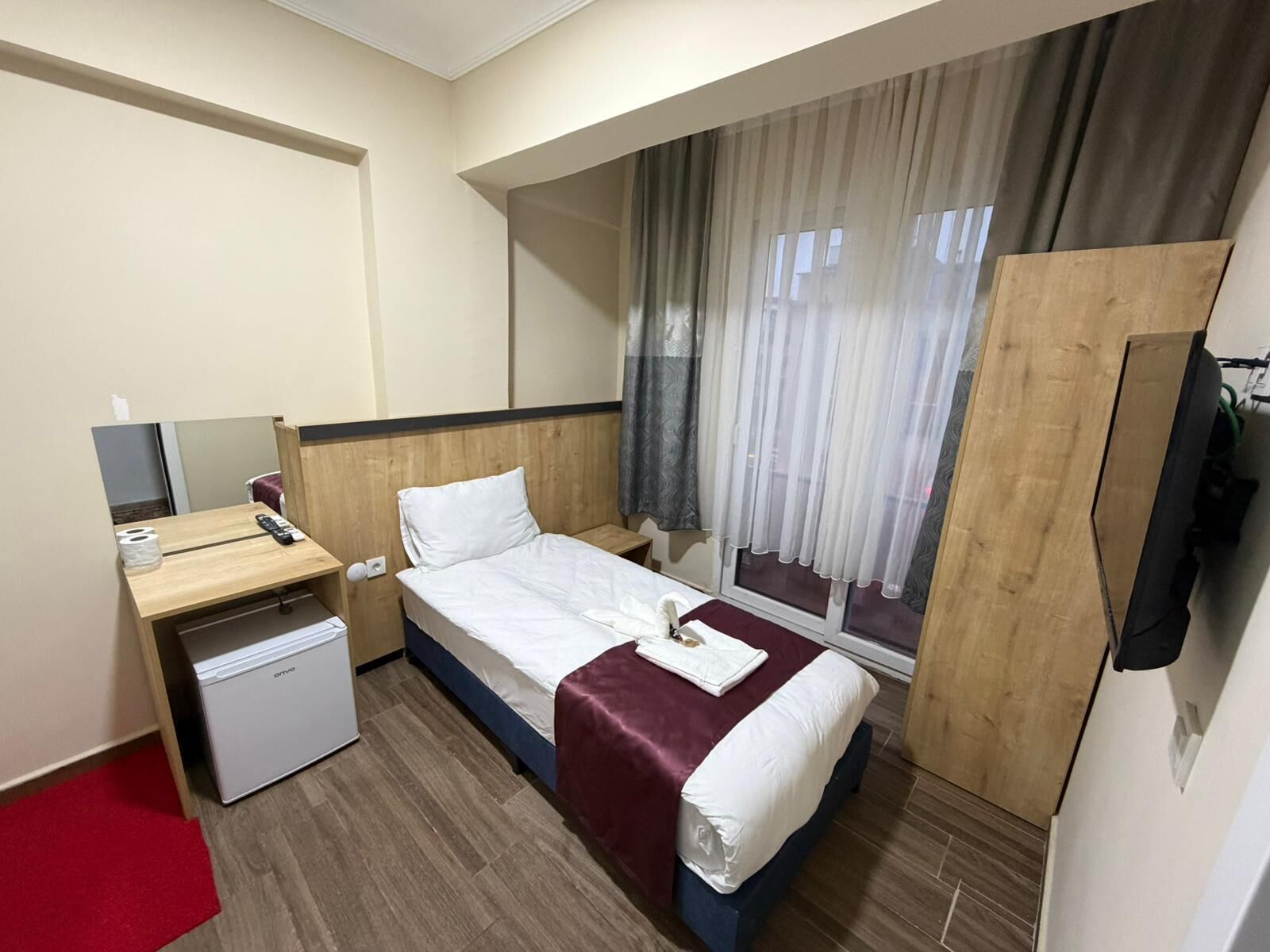 Single Room | Free WiFi