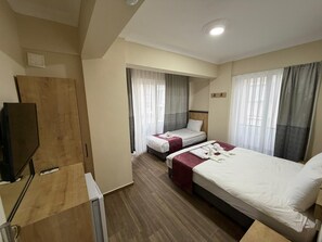 Family Room | Free WiFi - Alpasalan Otel Pansiyon (Antalya)