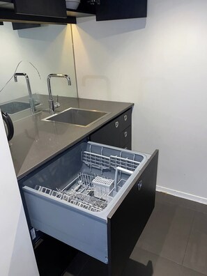 Private kitchen - Tasha's Apartments in Walkerville (Walkerville)