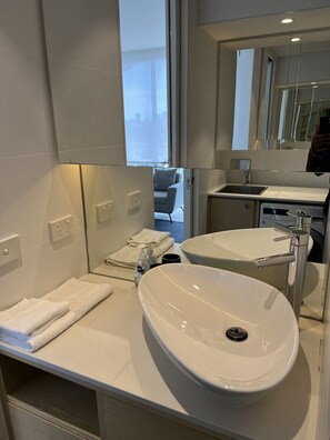 Hair dryer, towels - Welcome to Tasha’s Apartments in Walkerville (Walkerville)