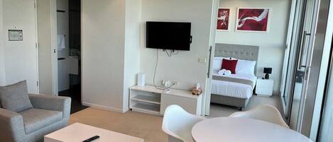 2 chambres, fer et planche à repasser, Wi-Fi, draps fournis