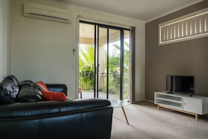 TV - Tasha's Apartments in Athol Park (Athol Park)