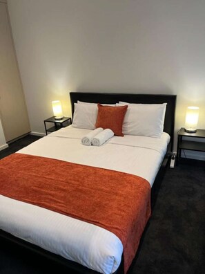 1 bedroom, iron/ironing board, WiFi, bed sheets - Tasha's Apartments on Morphett (Adelaide)