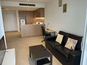 TV - Tasha's Apartments on Morphett (Adelaide)