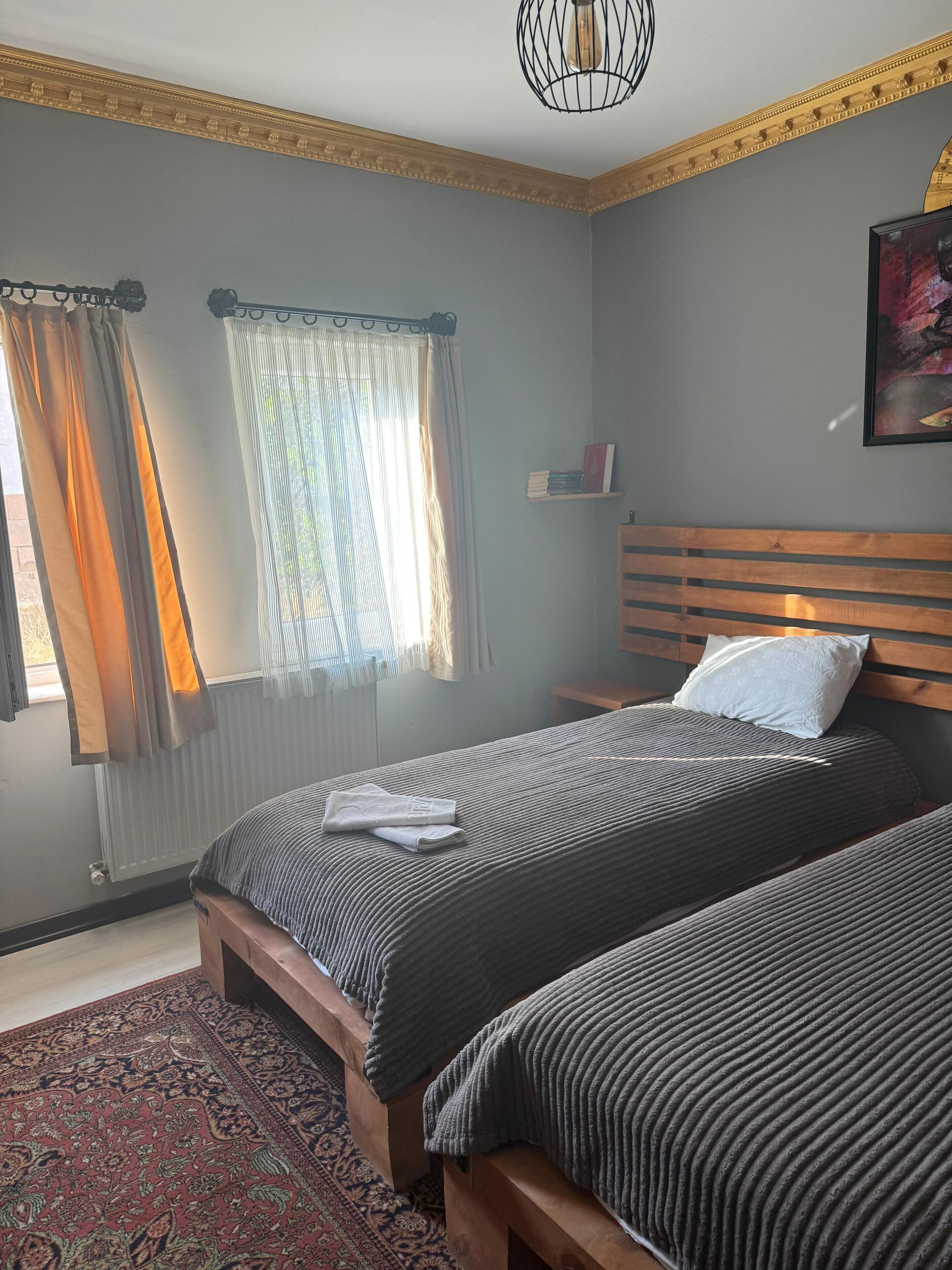 Deluxe Twin Room, Hill View | Desk, laptop workspace, blackout drapes, soundproofing