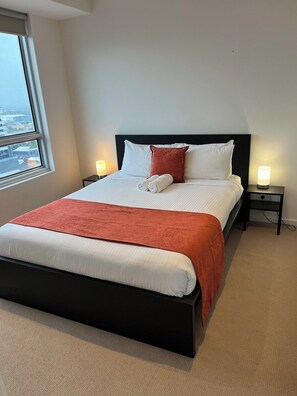 2 bedrooms, WiFi, bed sheets - Tasha's Apartments on Morphett (Adelaide)