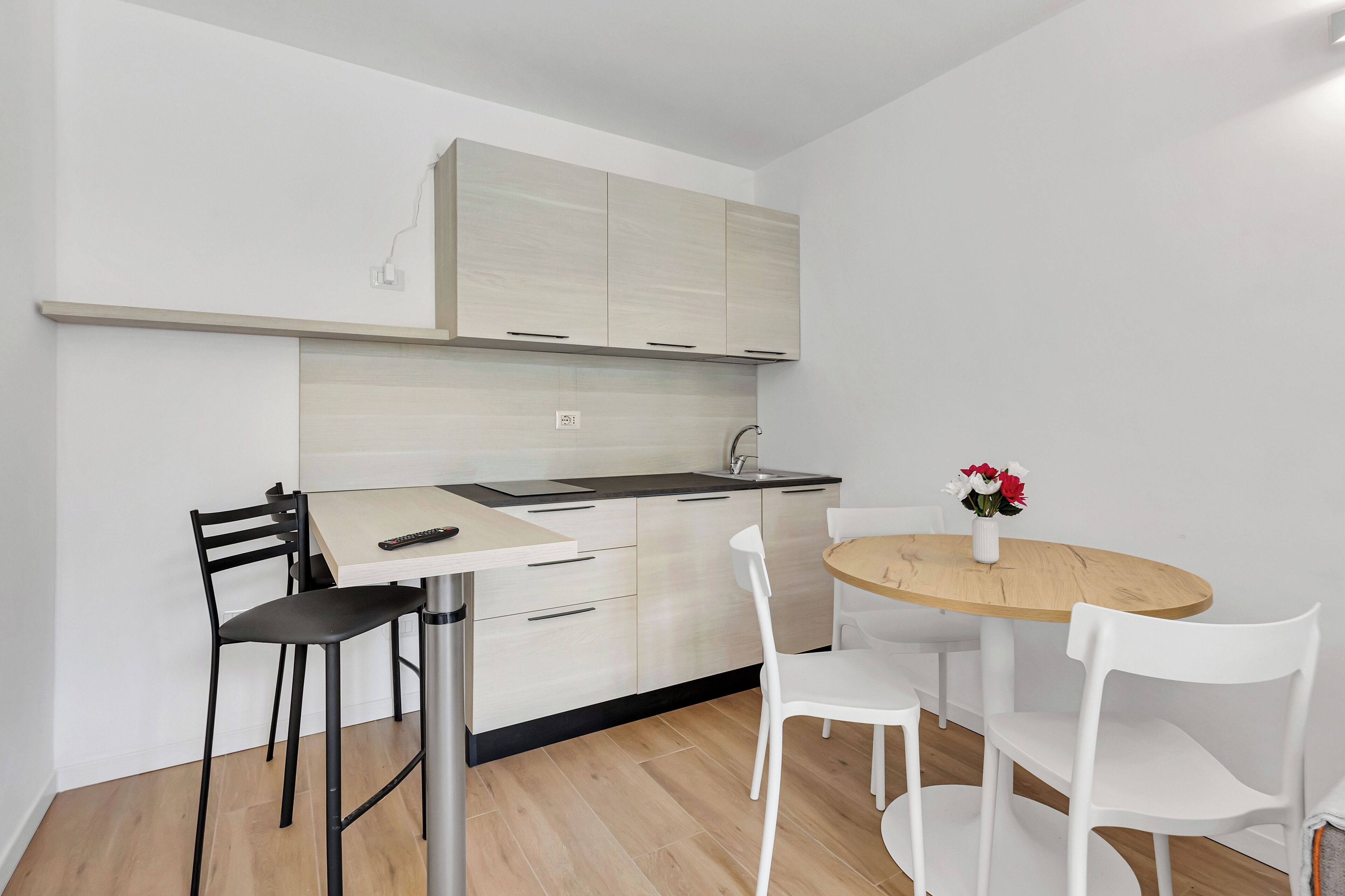 Apartment, City View | Dining