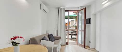 Apartment, City View | Living area