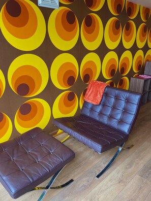 Interior - Retro Ocean View Pad by Fistral Beach (Newquay)
