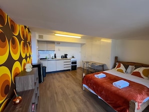 WiFi, bed sheets - Retro Ocean View Pad by Fistral Beach (Newquay)