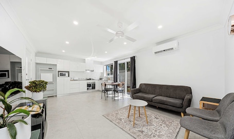 House. Metawise BnB Modern 2BR Self-contained Guest Suite