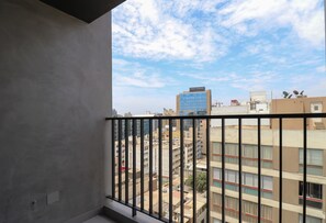 House - w Luminous 2BR w Balcony in Miraflores (Lima)