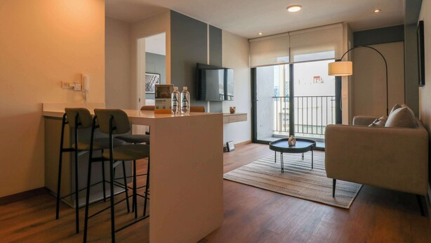 Unclassified image, 1 of 24, button - w Luminous 2BR w Balcony in Miraflores (Lima)