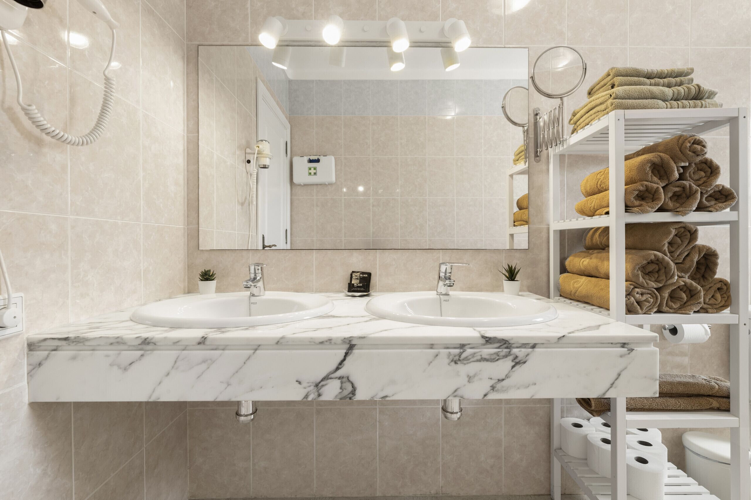 تجهيزات دش، مناشف