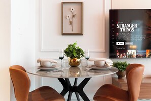 Dining - Luxury Studio with Pool - Azizi Vista (Dubai)