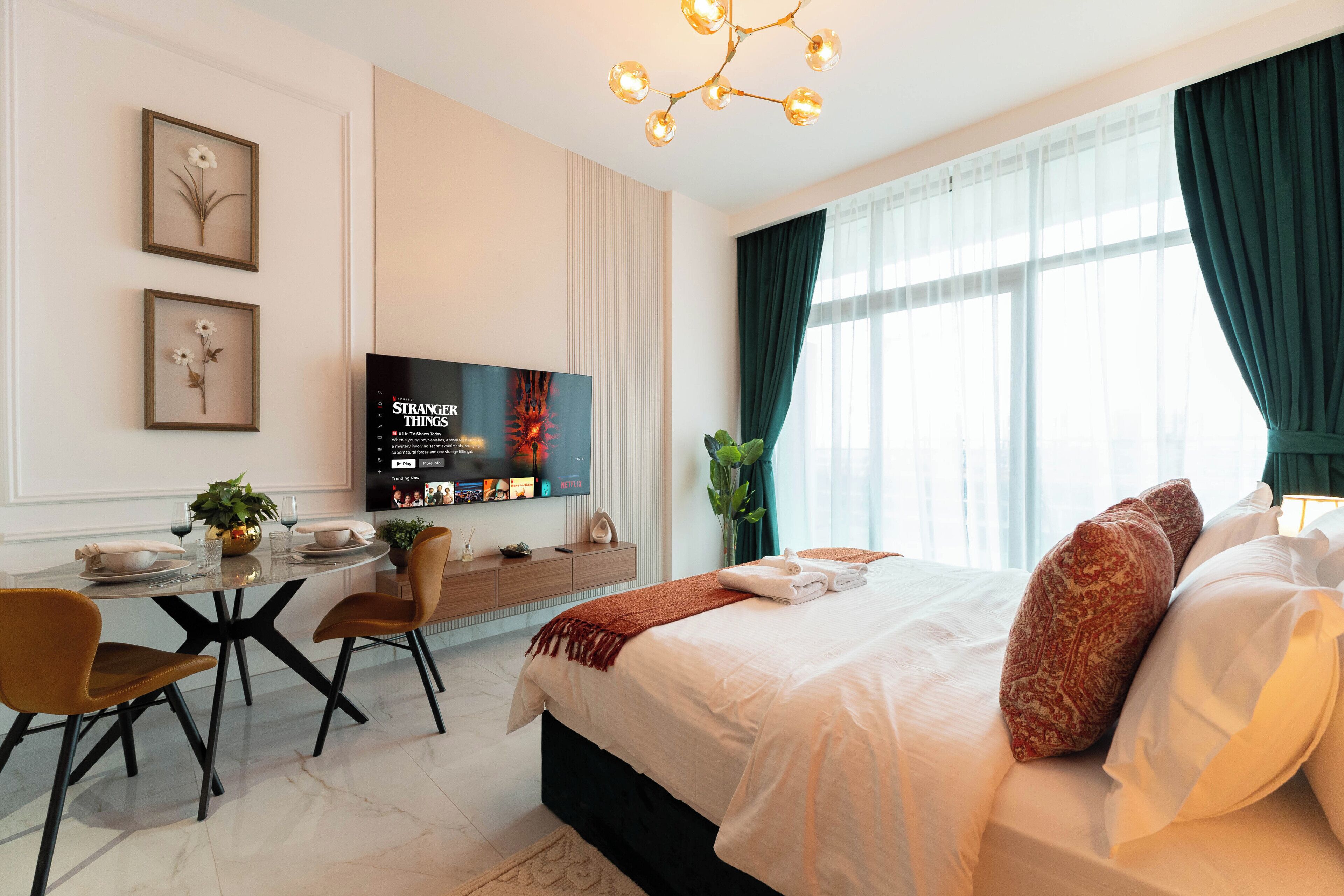 Luxe beddengoed, donsdekens, bedden met traagschuimmatrassen