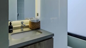 House - NOK Stylish 1BR With Cozy Terrace (Bogotá)