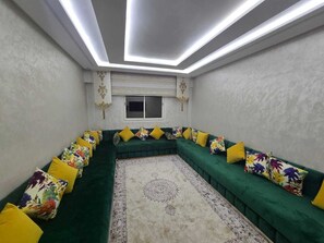Interior - Clean, quiet apartment with garage - Ideal for a family holiday (RABAT)