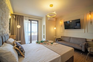 Basic Studio Suite, Beach View | Iron/ironing board, free WiFi - Aurora Suites (Gazi)