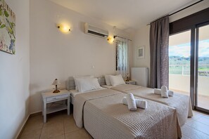 5 bedrooms, iron/ironing board, free WiFi, bed sheets - Nostos Villa – A Timeless Retreat in Nature (Crete)