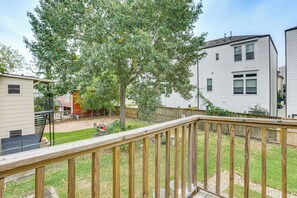 Interior - Apt Near Hermann Park & TMC - Free Parking Spot! (Houston)