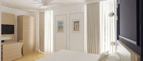 Apartment | In-room safe, iron/ironing board, free WiFi