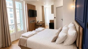 Apartemen Deluks | Brankas, setrika/meja setrika, dan Wi-Fi gratis