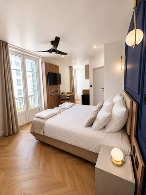 Deluxe apartment with balcony | In-room safe, iron/ironing board, WiFi (free) - The Originals Residence, Les Sources Callou, Vichy (Vichy)