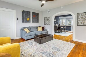 Interior - < 1 Mi to Houston Museum District: Convenient Apt! (Houston)