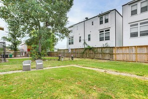 Interior - < 1 Mi to Houston Museum District: Convenient Apt! (Houston)