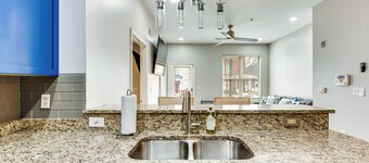 Prime ATL Spot! Updated Condo Steps to Marta