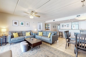 Apartment (3 Bedrooms) | Front of property - 10th-floor 3BR Beachfront Condo w/ Views & Pool (South Padre Island)