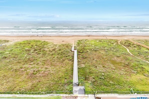 Apartment (3 Bedrooms) | Interior - 10th-floor 3BR Beachfront Condo w/ Views & Pool (South Padre Island)