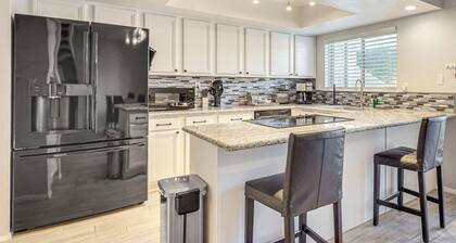 Unit 1 Mi to Old Town Scottsdale! Bring Your Pets