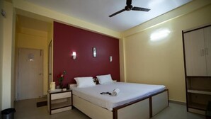 Deluxe Double Room | Desk, WiFi (free) - Hotel Tulusi Inn (Digha)