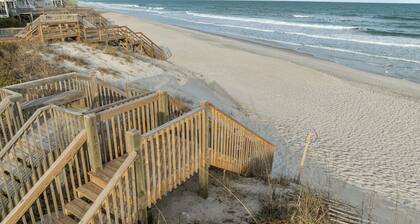 New! 5-min Walk to Beach, Elevator, Sleeps 8