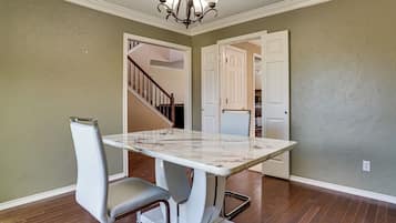 Rumah (4 Bedrooms) | Interior