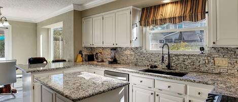 Talo (4 Bedrooms) | Sisätilat