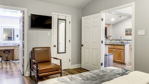 Apartment (2 Bedrooms) | Interior - 1/2 Mi to Hospitals: Updated Baton Rouge Stay (Baton Rouge)