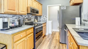 Apartment (2 Bedrooms) | Interior - 1/2 Mi to Hospitals: Updated Baton Rouge Stay (Baton Rouge)