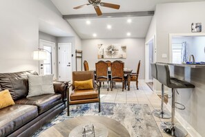 Interior - 1/2 Mi to Hospitals: Updated Baton Rouge Stay (Baton Rouge)