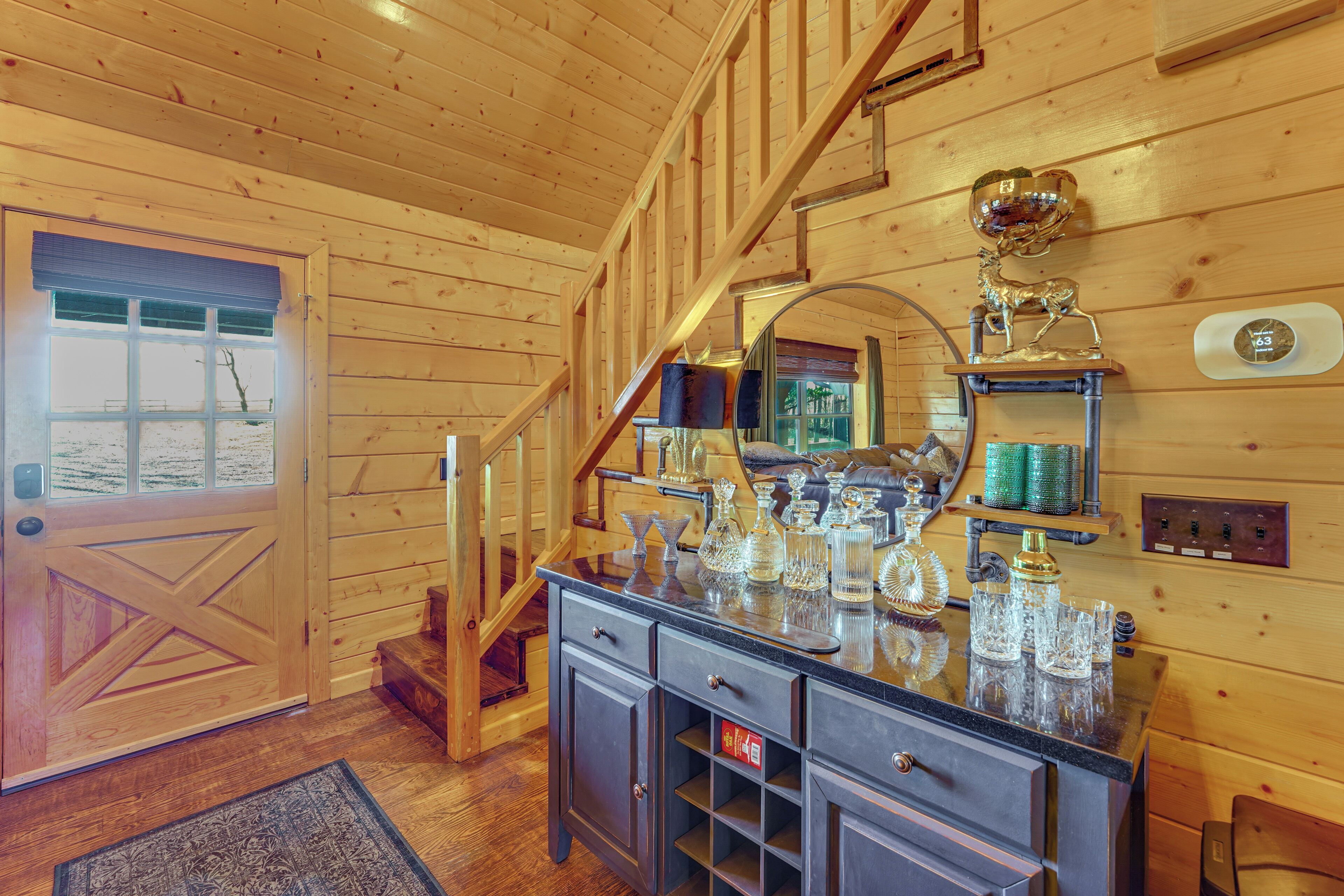 House (5 Bedrooms) | Interior