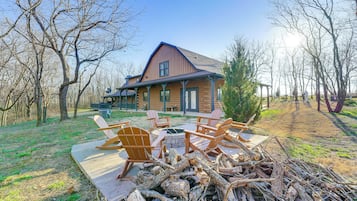 House (5 Bedrooms) | Interior