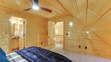 House (5 Bedrooms) | Interior