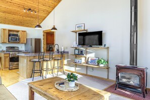 House (2 Bedrooms) | Interior - Whispering Aspen Retreat: Fairplay Gem w/ Views! (Fairplay)