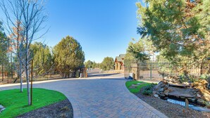 House (3 Bedrooms) | Interior - Mtn Estate w/ Massive Indoor Spa in Show Low (Show Low)
