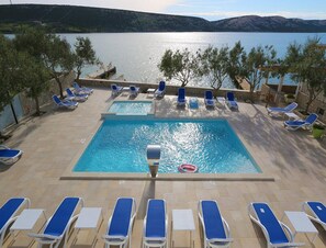 Apartment | Pool - Gorgeous Apartment for 6 in Croatia (Novalja)