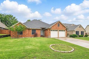 Exterior - Modern 4BR Pool Home | Flower Mound ISD (Flower Mound)